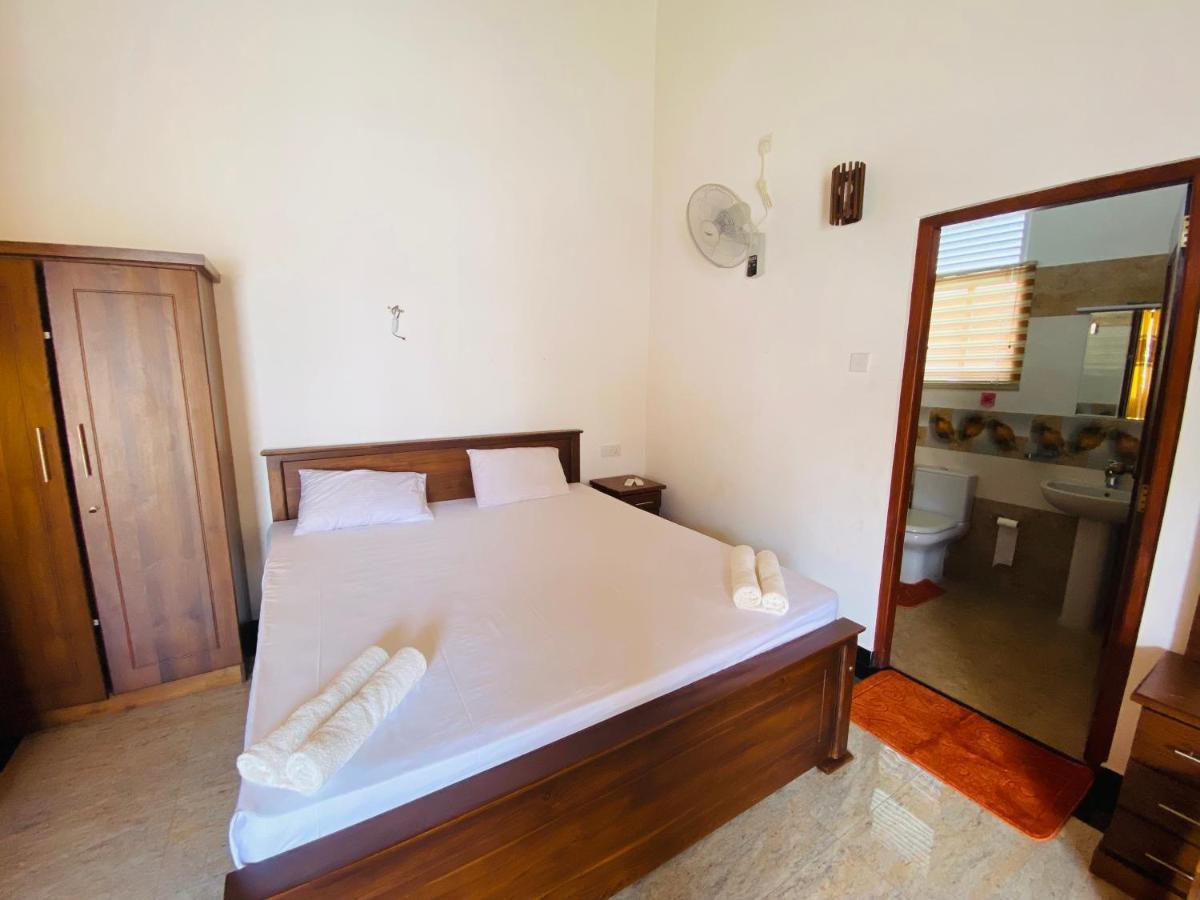 The Kingslayer Resort Negombo Buitenkant foto