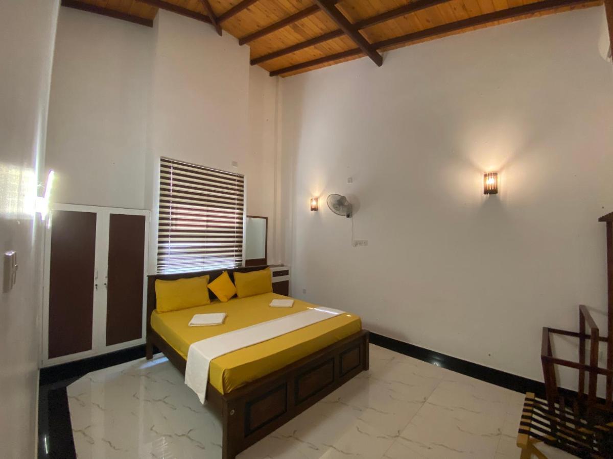 The Kingslayer Resort Negombo Buitenkant foto