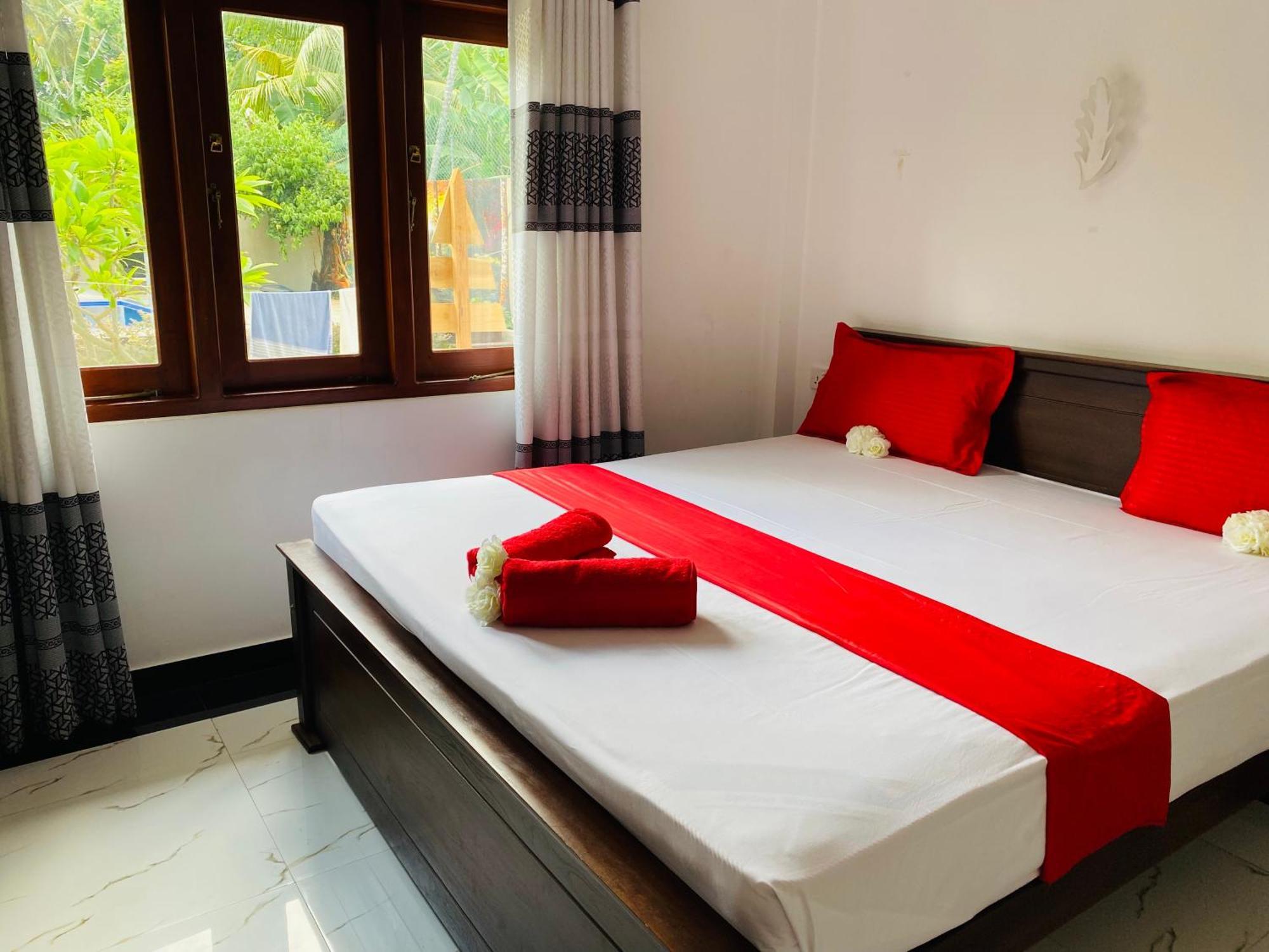 The Kingslayer Resort Negombo Buitenkant foto